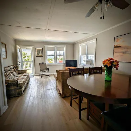 Heart Of Beach Haven W Bay View